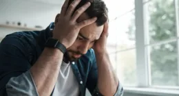 ¿Siempre está preocupado aunque todo vaya bien? Podría tratarse de ansiedad funcional